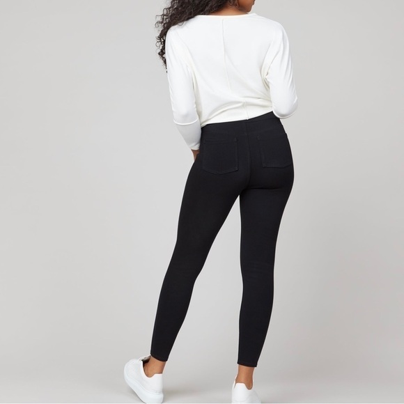 SPANX Jeanish Ankle Leggings in Black Size M - Picture 2 of 10
